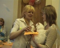 Геральд Сен-Флери получает приз на выставке кошек 23.04.2005г
